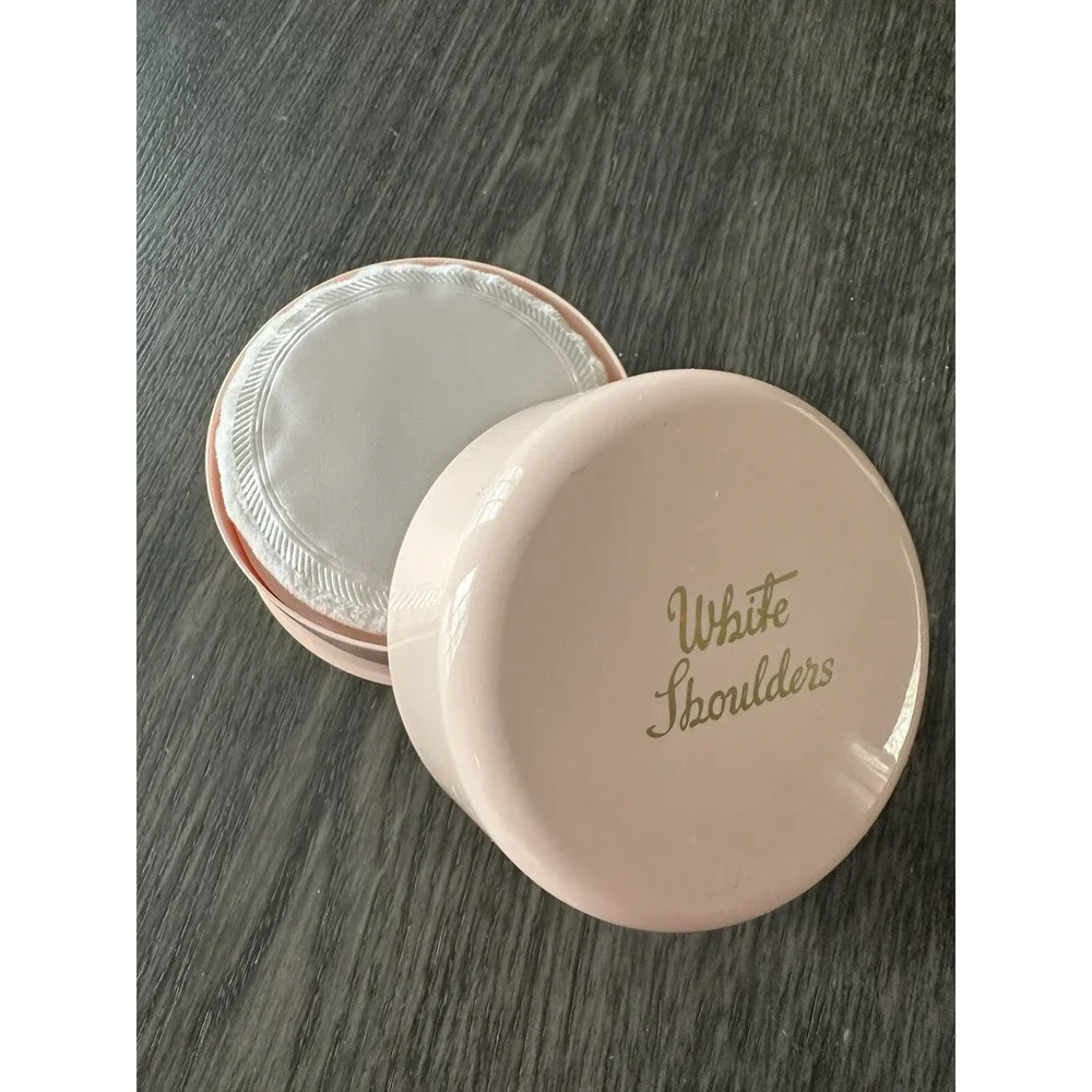 White Shoulders Sealed Bath Powder With Puffer. 2.6 Oz - Picture 2 of 4